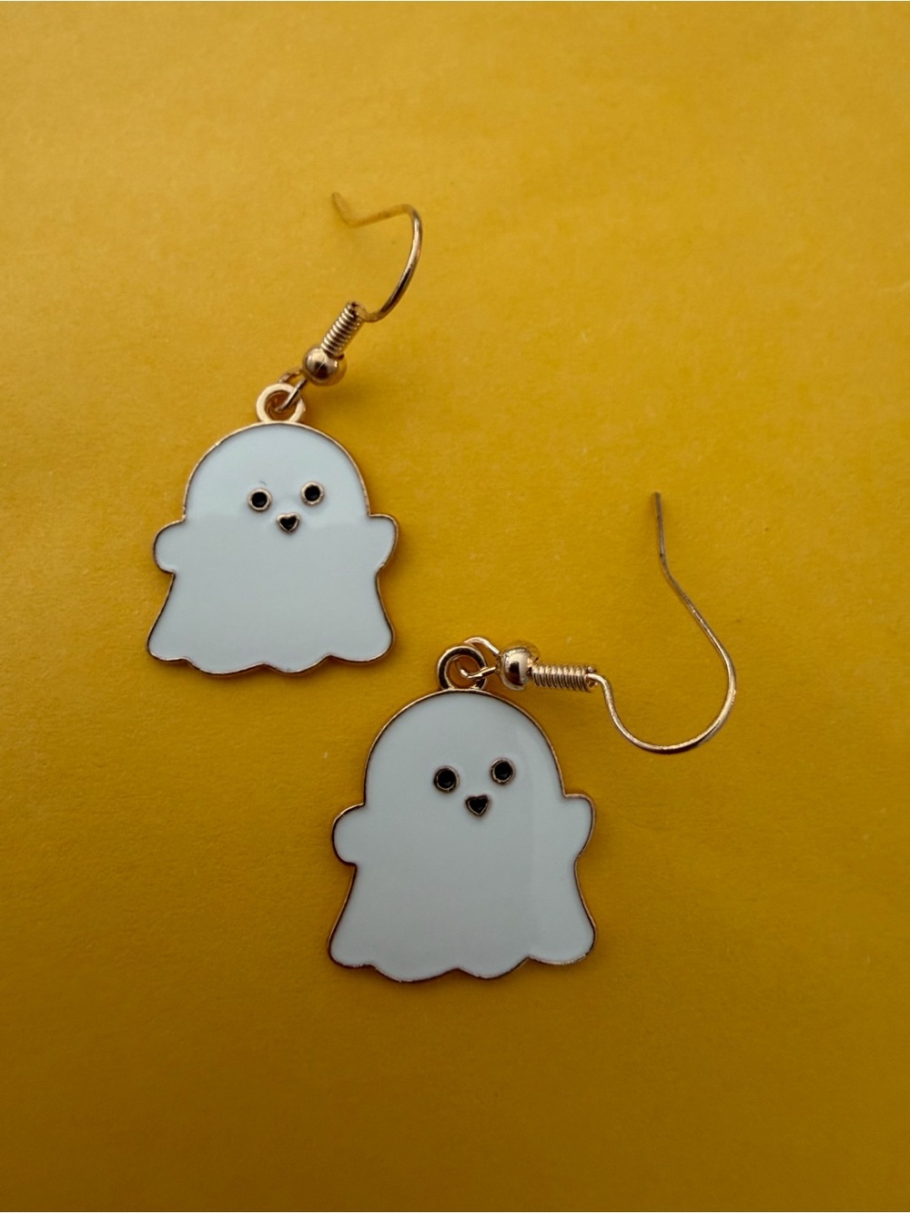 HALLOWEEN White Ghost Pendant Necklace and Earring Set with Gold Chain ACCENT. - Picture 5 of 10